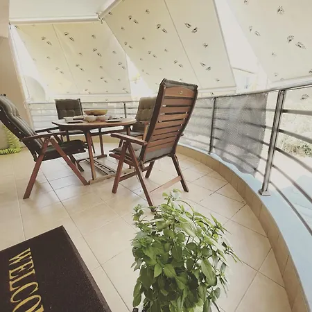 Fterna Family Perea - 2 Bedrooms, Balcony, Near & Airport 아파트 *