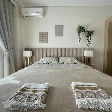 Fterna Family Perea - 2 Bedrooms, Balcony, Near & Airport Peraía