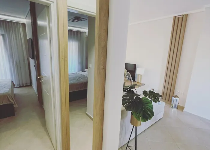 Fterna Family Perea - 2 Bedrooms, Balcony, Near & Airport * Переа