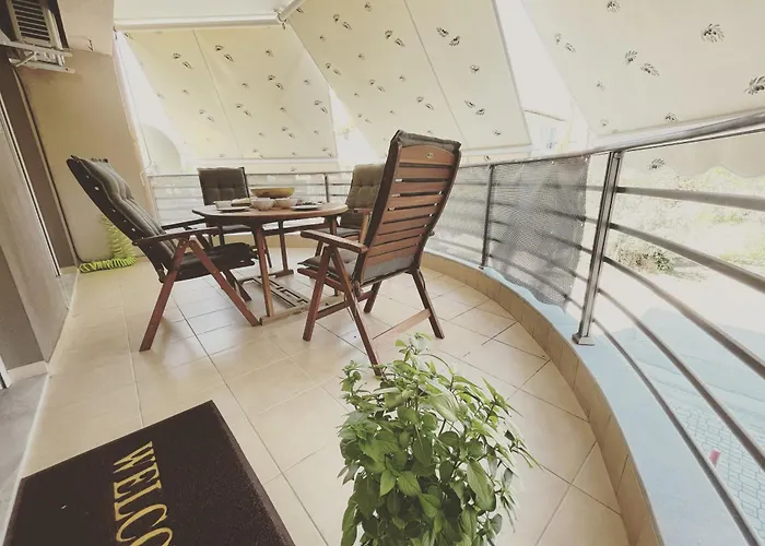 Fterna Family Perea - 2 Bedrooms, Balcony, Near & Airport Daire *