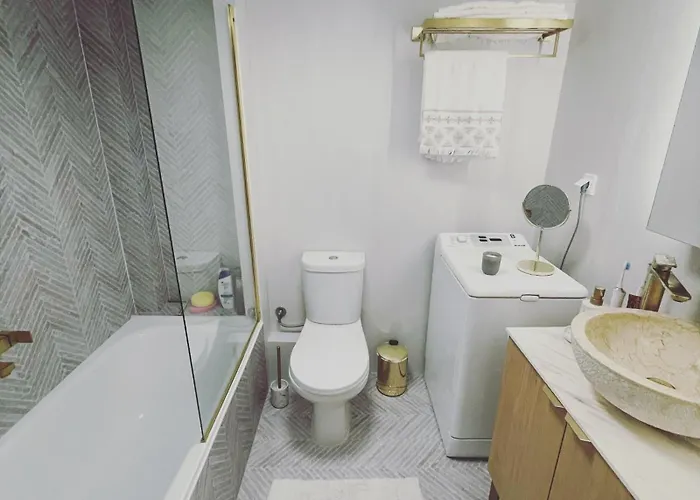 Fterna Family Perea - 2 Bedrooms, Balcony, Near & Airport Апартаменты