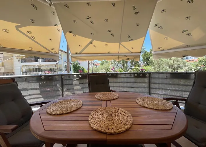 Fterna Family Perea - 2 Bedrooms, Balcony, Near & Airport Апартаменты *