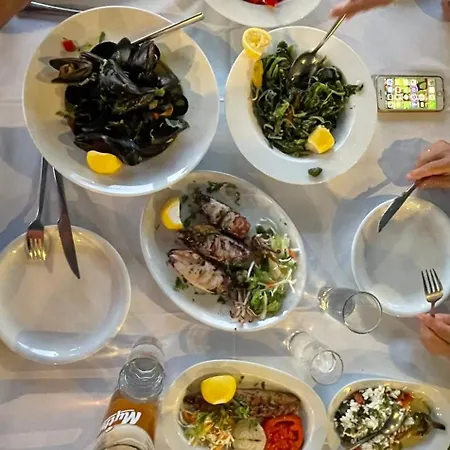 דירה Fterna Peraía